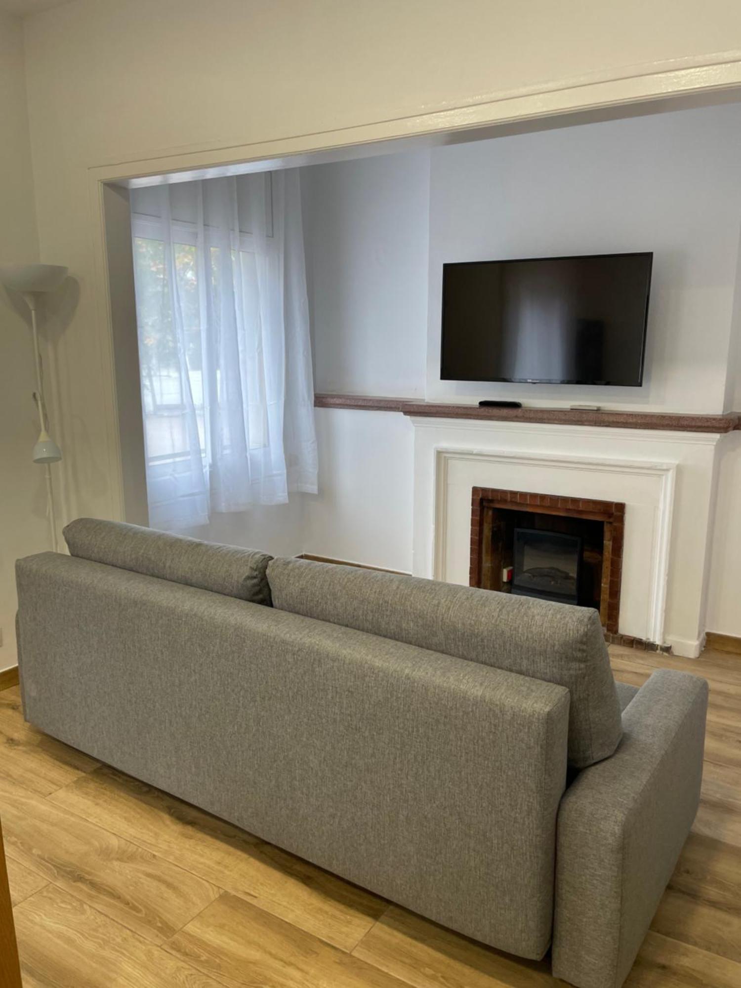Apartamentos Tarradellas Sants Estacio Barcelona Ngoại thất bức ảnh