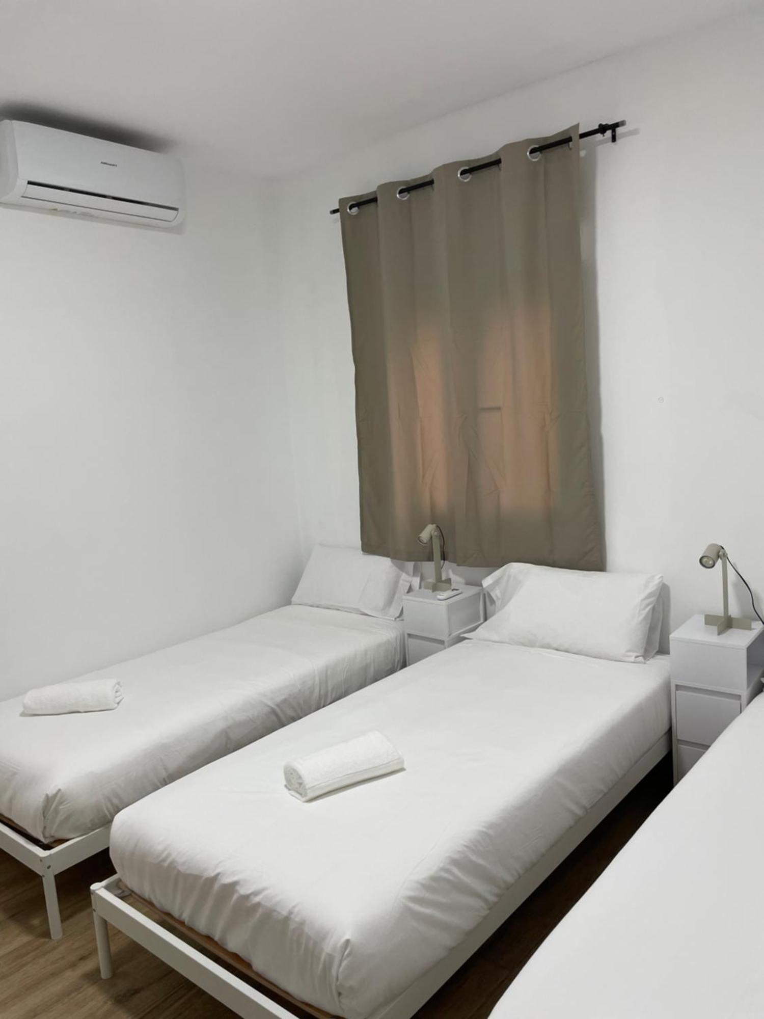 Apartamentos Tarradellas Sants Estacio Barcelona Ngoại thất bức ảnh