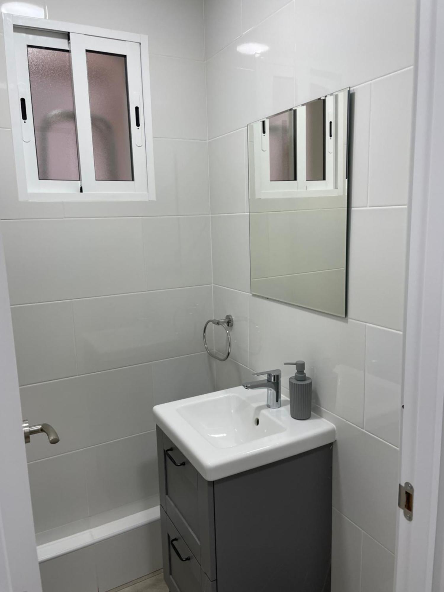Apartamentos Tarradellas Sants Estacio Barcelona Ngoại thất bức ảnh