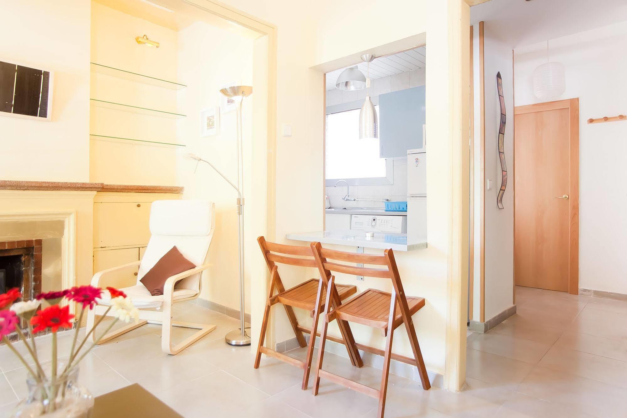 Apartamentos Tarradellas Sants Estacio Barcelona Ngoại thất bức ảnh
