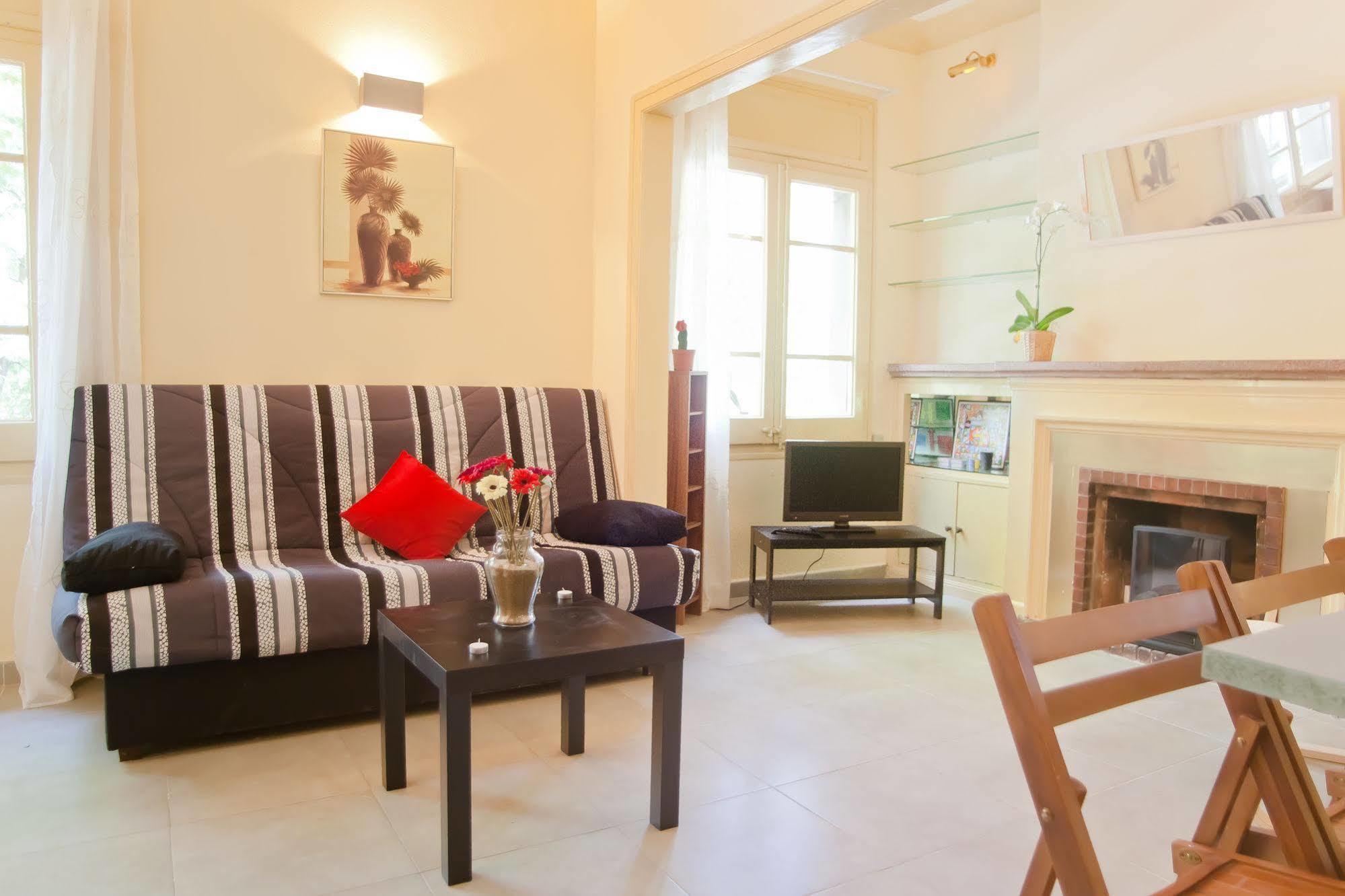 Apartamentos Tarradellas Sants Estacio Barcelona Ngoại thất bức ảnh