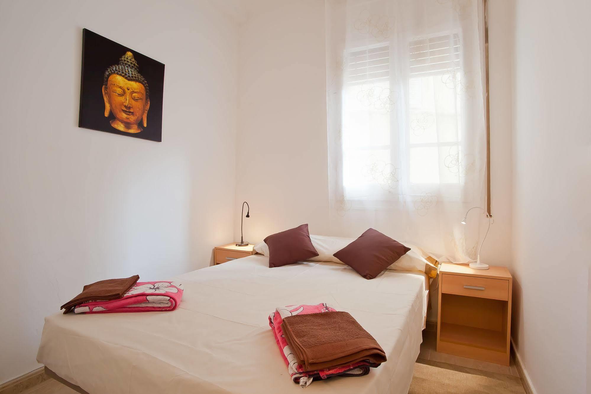 Apartamentos Tarradellas Sants Estacio Barcelona Ngoại thất bức ảnh