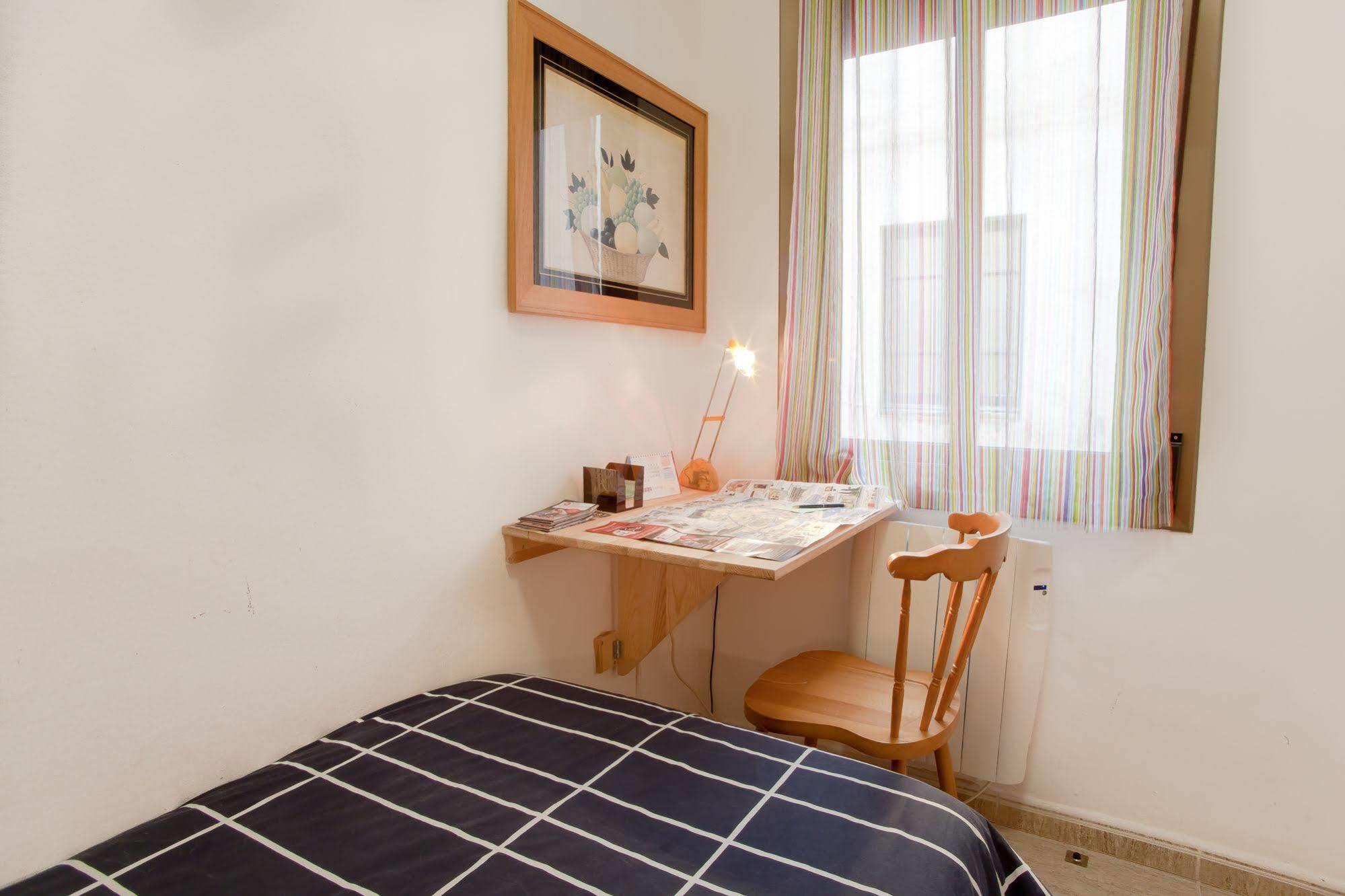 Apartamentos Tarradellas Sants Estacio Barcelona Ngoại thất bức ảnh