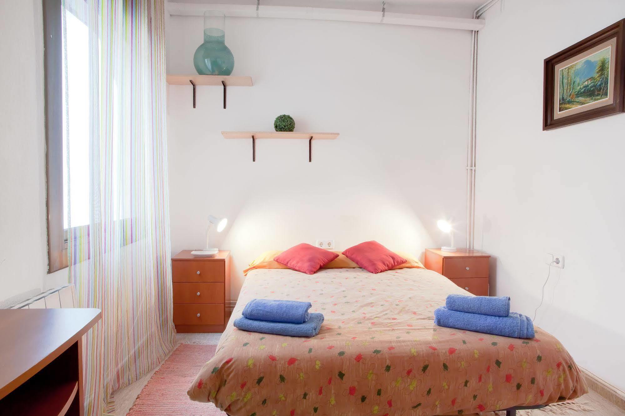 Apartamentos Tarradellas Sants Estacio Barcelona Ngoại thất bức ảnh