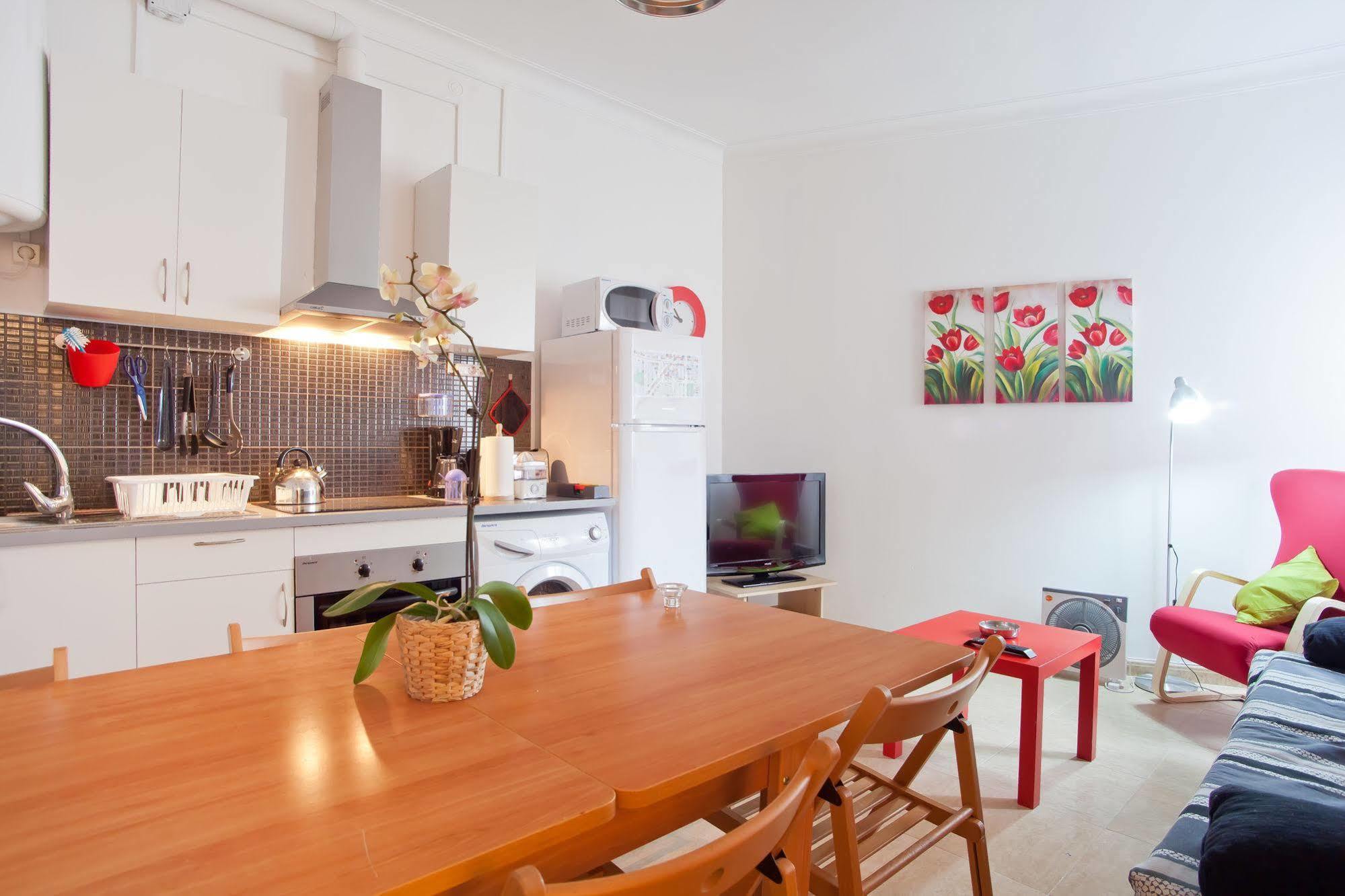 Apartamentos Tarradellas Sants Estacio Barcelona Ngoại thất bức ảnh